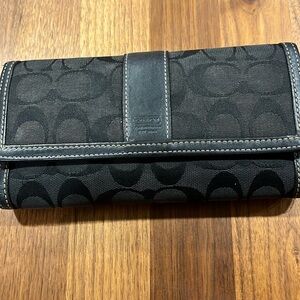 Black Coach Wallet With Checkbook Cover